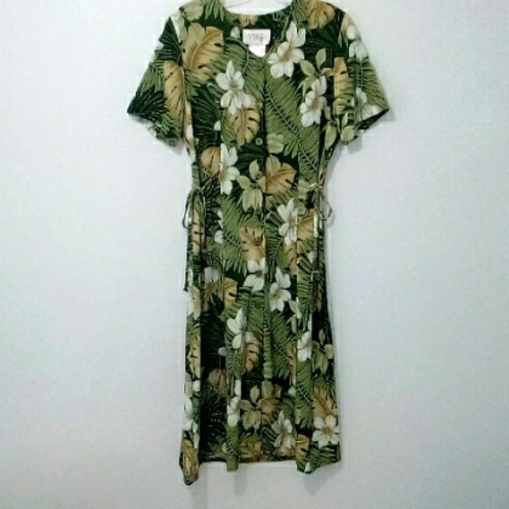 VIP Petites Vintage tropical print neutral button down maxi dress